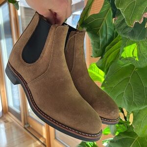 Red Wing boots Women's 6-Inch Chelsea Boots in Olive Mohave leather